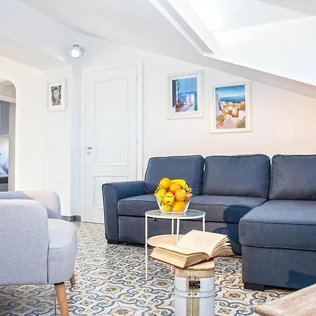 Апартаменты La Dimora, La Mansarda Sul Golfo *