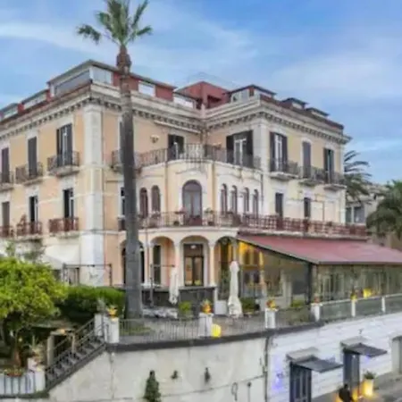 La Dimora, La Mansarda Sul Golfo * Naples